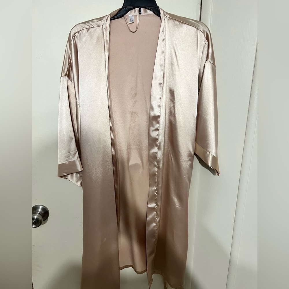 Women’s robe